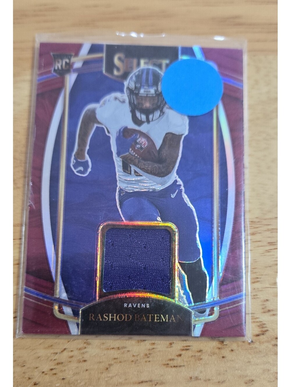 2021 Panini Select - Rookie Swatches Rashod Bateman #RSW-RBA Red Prizm (MEM, RC)